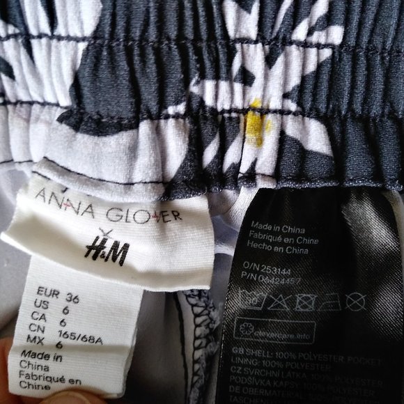 Floral Capri - Picture 2 of 4